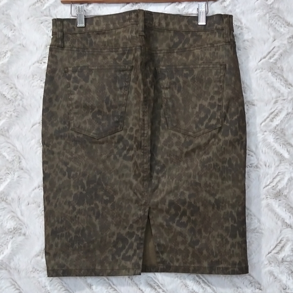 ⭐Current/Elliott Soho Zip Coated Pencil Skirt 27 - Picture 3 of 7